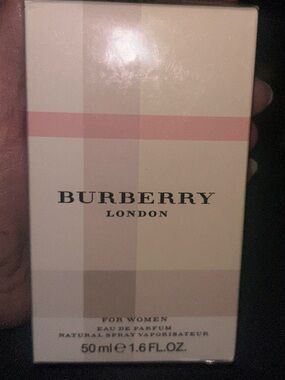 Burberry London Women Eau de Parfum – Pink & Cream Plaid Box